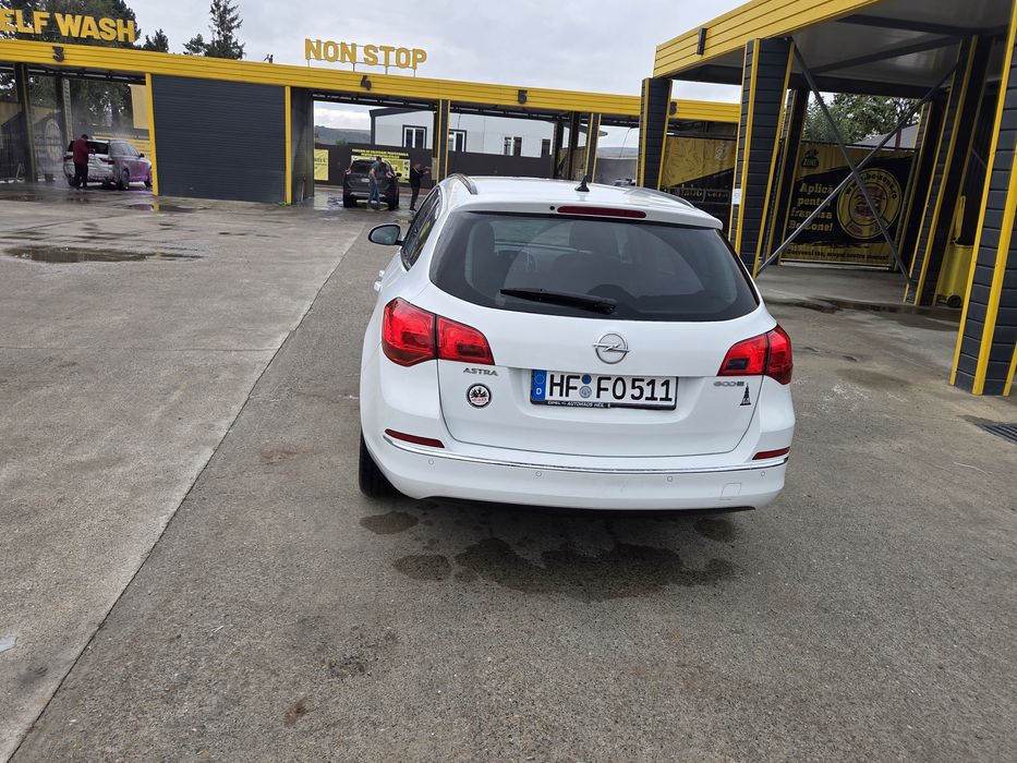 Opel astra j an 2015 motor 1.6 euro 6