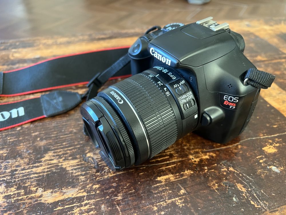 Canon EOS Rebel T3 (1100D) 12MP   EFS 18-55mm Len