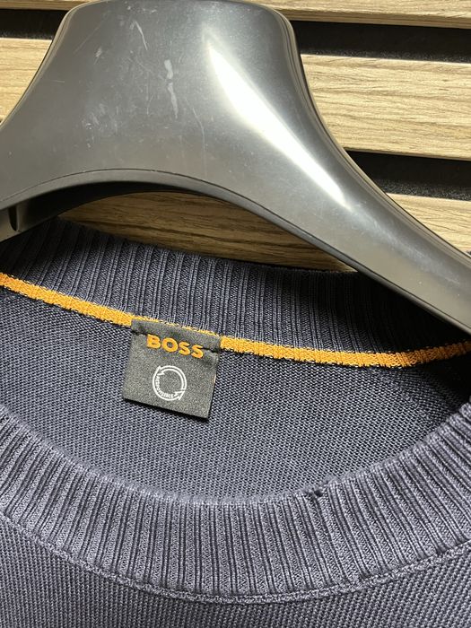 Hugo Boss : Konser Jumper - НОВ размер Л / Оригинал