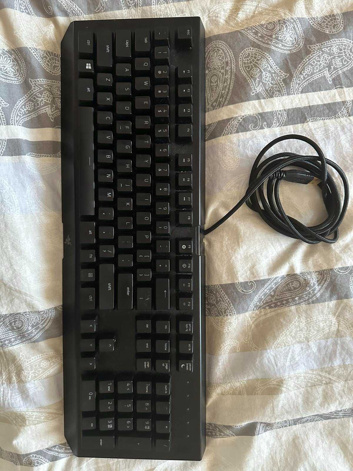 Геймърска клавиатура Razer Blackwidow X Chroma
