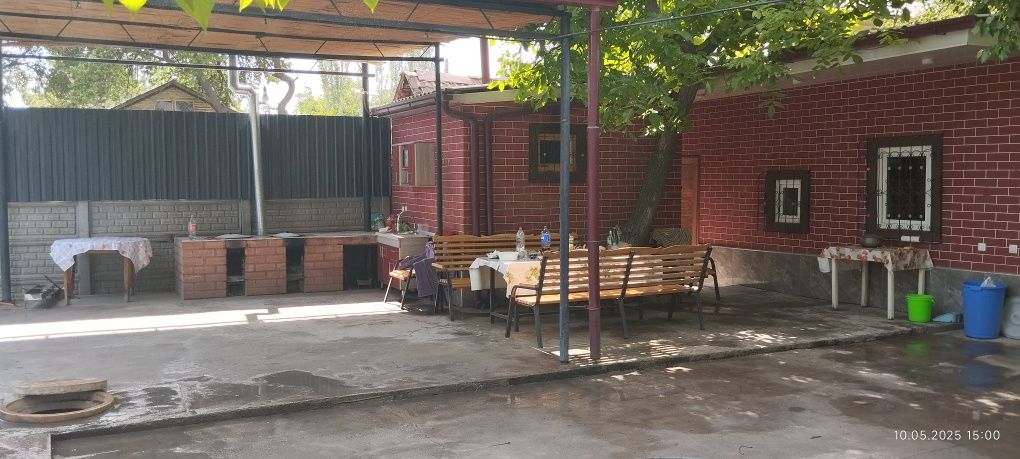 Продаётся своя дача. Янгиюль, дачный поселок Ветеран