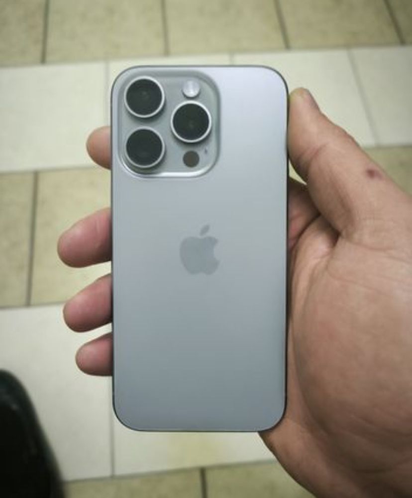 Telefon Iphone 11 (15 pro korpusda)