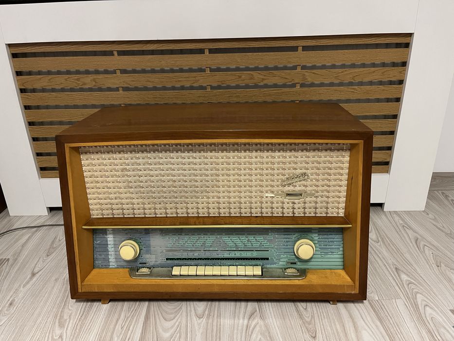 Radio vechi german Gerufon Ultra Stereo 62 W pe lampi
