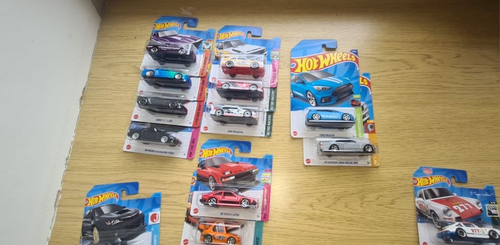 Машинки hotwheels