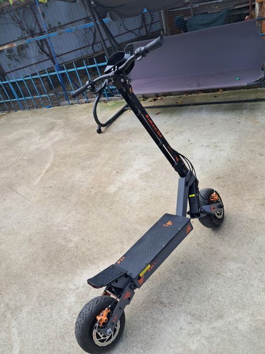 Vând trotineta electrică G4
