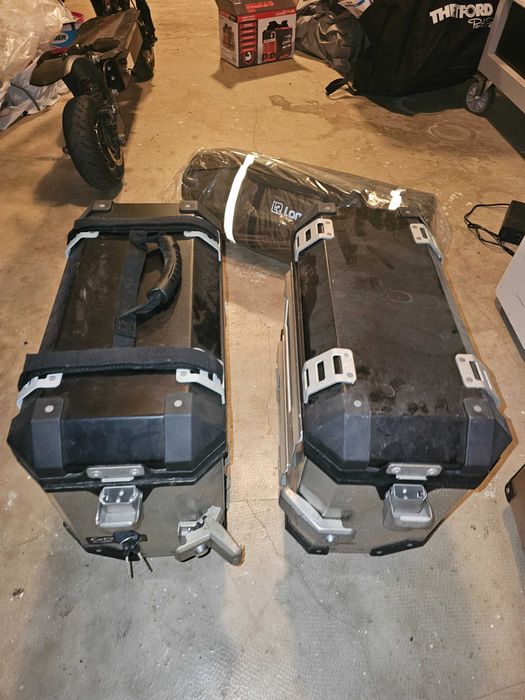 Set coburi laterale SW Motech TRAX 37L