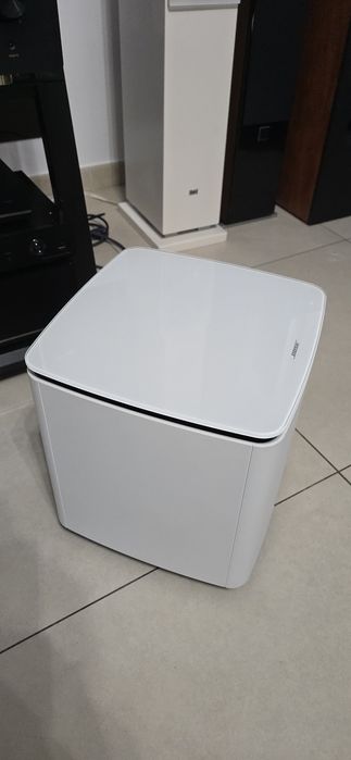 Subwoofer activ Bose Acoustimass 700 la cutie