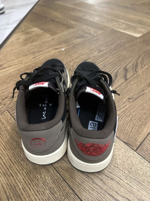Travis scott jordan 1 mocha low
