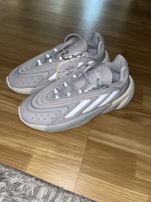 Vand adidasi adidas ozelia!