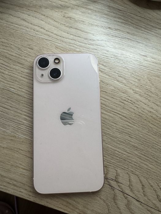 Айфон 13 чиста запазен много