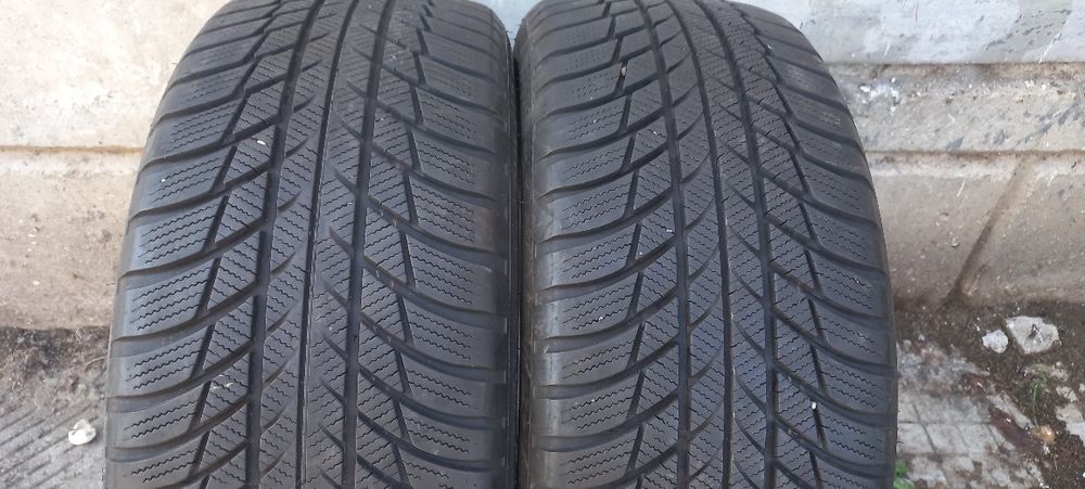 225 45 18 Bridgestone 2бр. Като нови