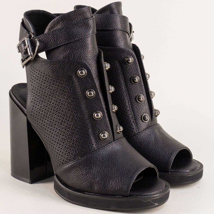 Сандали с дебел ток