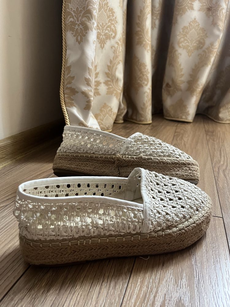 Дамски бели еспадрили answear