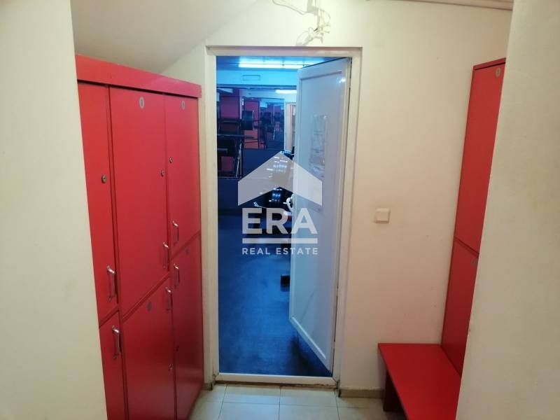 Дава се под наем  в Варна, Гръцка махала -  кв.м за 2500 € - Снимка #6