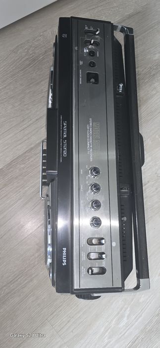 Boombox Philips Model ART 60 – Radio-Casetofon Stereo + TV Compact + C