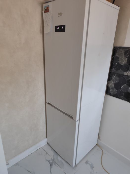 Продам холидильник Beko.