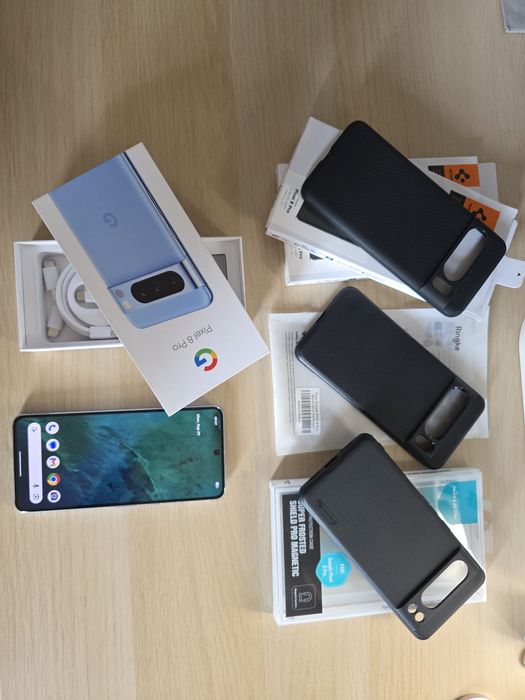 Google Pixel 8 pro 128GB Bay + 4 хубави калъфчета