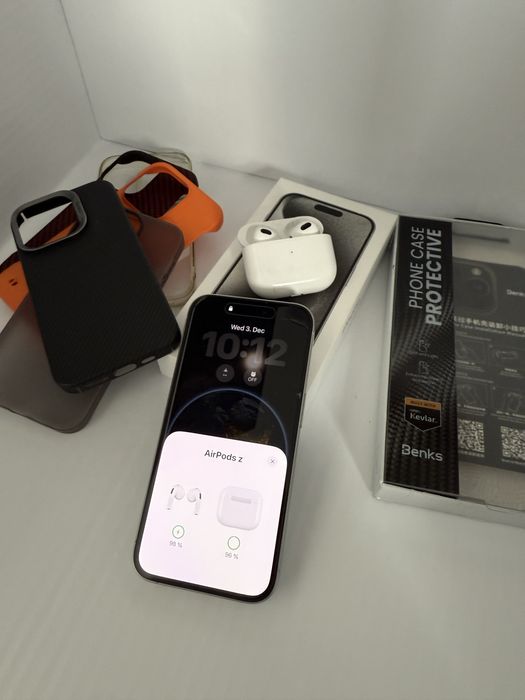 Iphone 15 pro + airpods gen3 , huse si folii