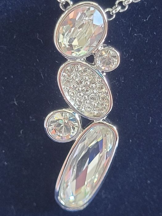 Колие Swarovski с камъни