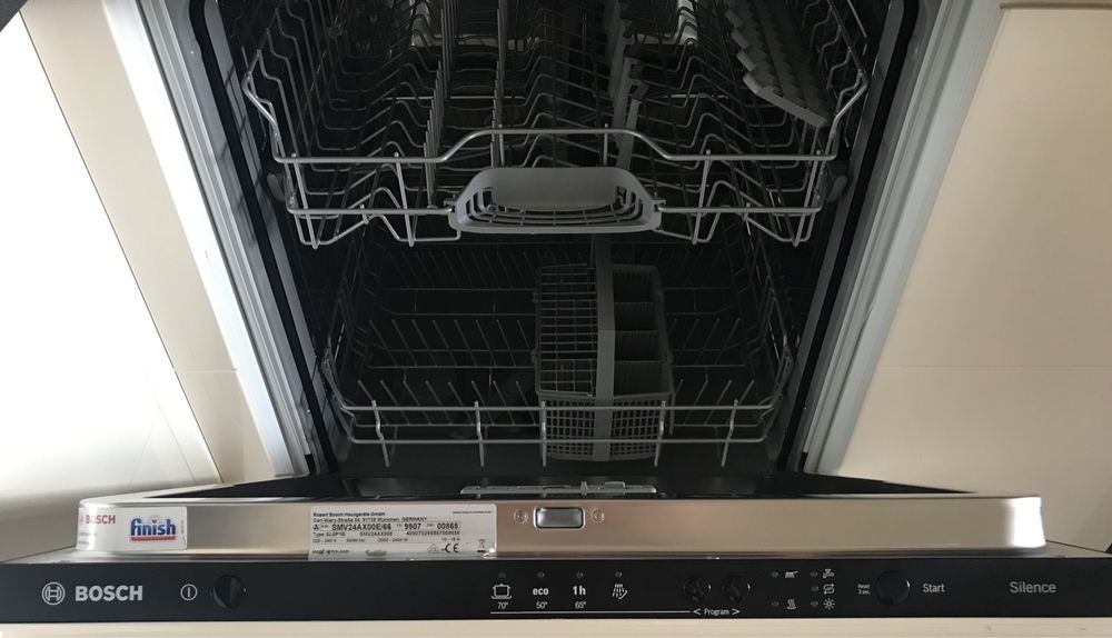 Съдомиялна машина Bosch SMV24AX00E