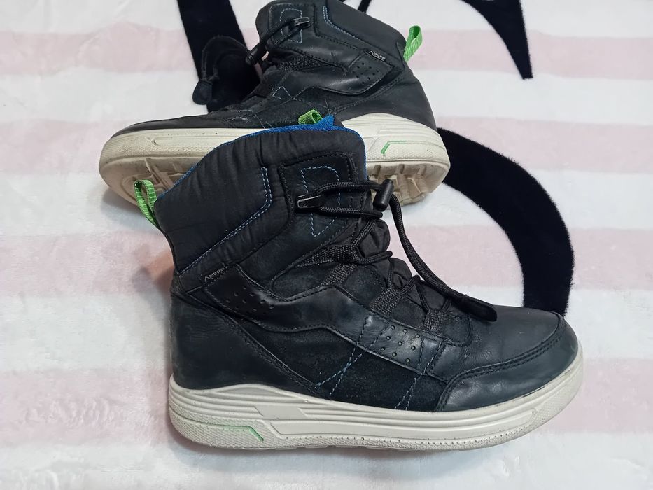 Ecco gore tex-водоустойчиви боти 38 номер
