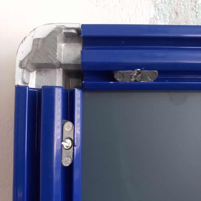 Огледало с алуминиева рамка