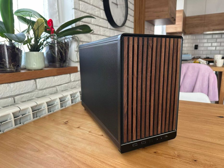 Продавам геймърски компютър R7 9700X/32GB 6000CL30/9070 XT Red Devil