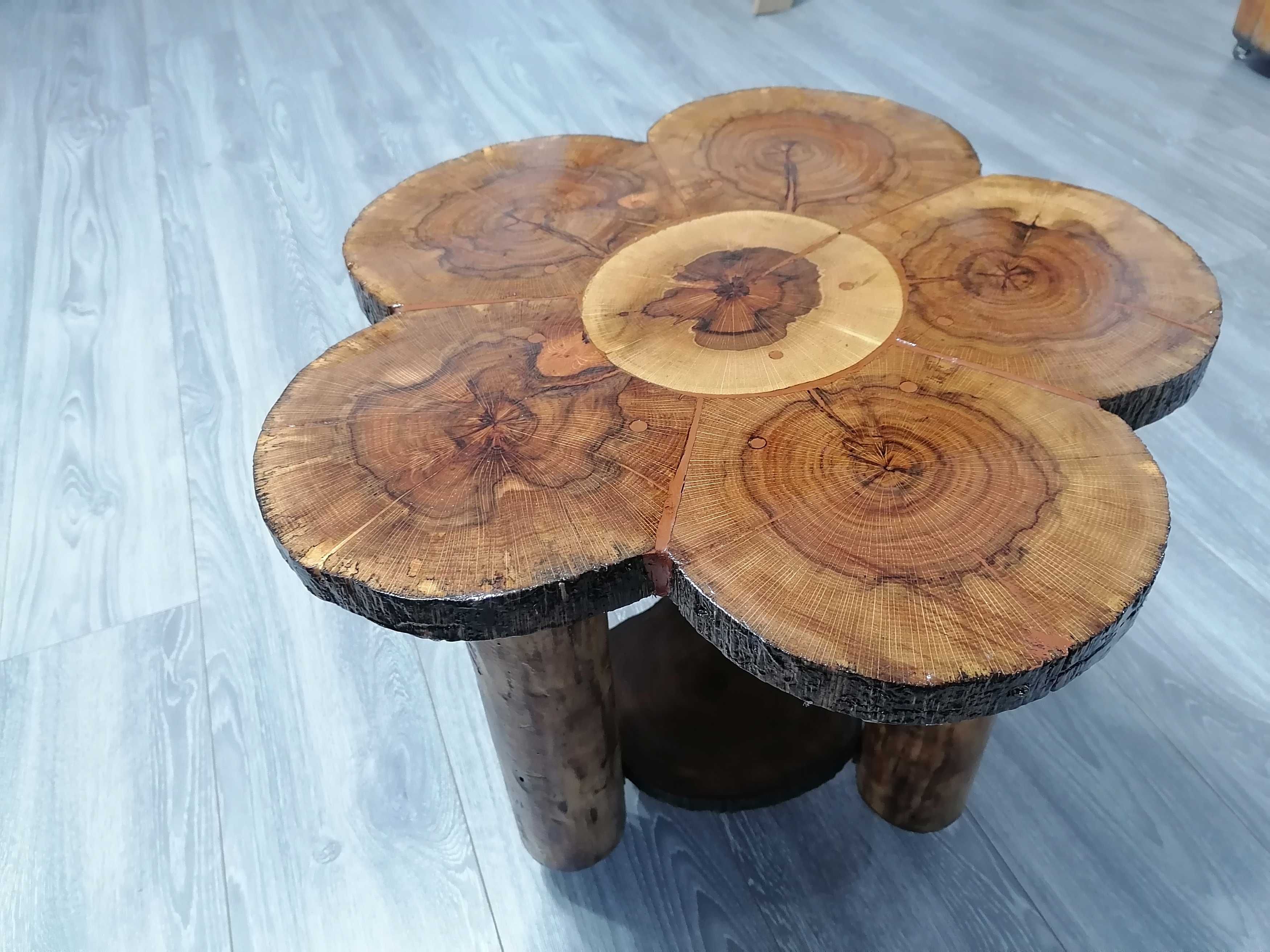 Masa din lemn natural confecționată de un om bun