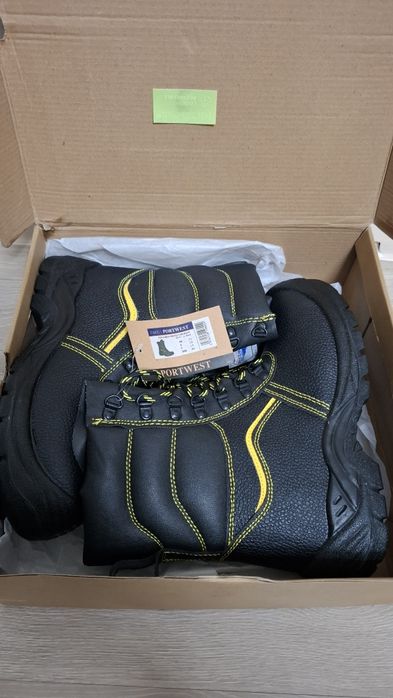 Продам зимний спецботинку от фирмы «PORTWEST