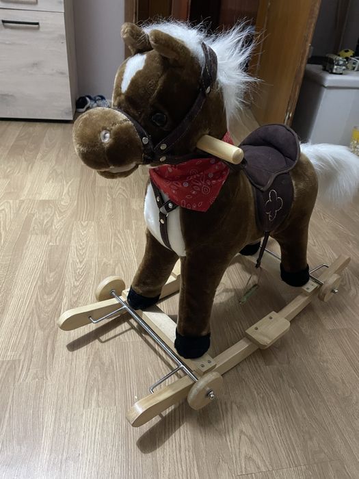 Люлка плюшена кон Chipper