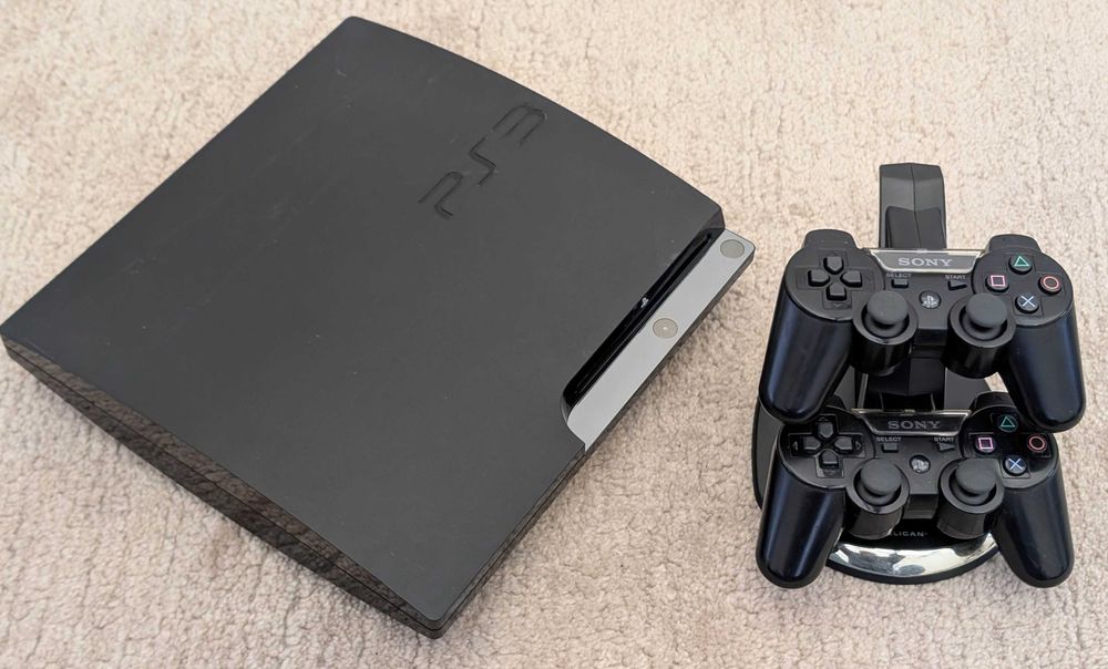 Sony Playstation 3 modat permanent + 2 controllere, HDMI etc