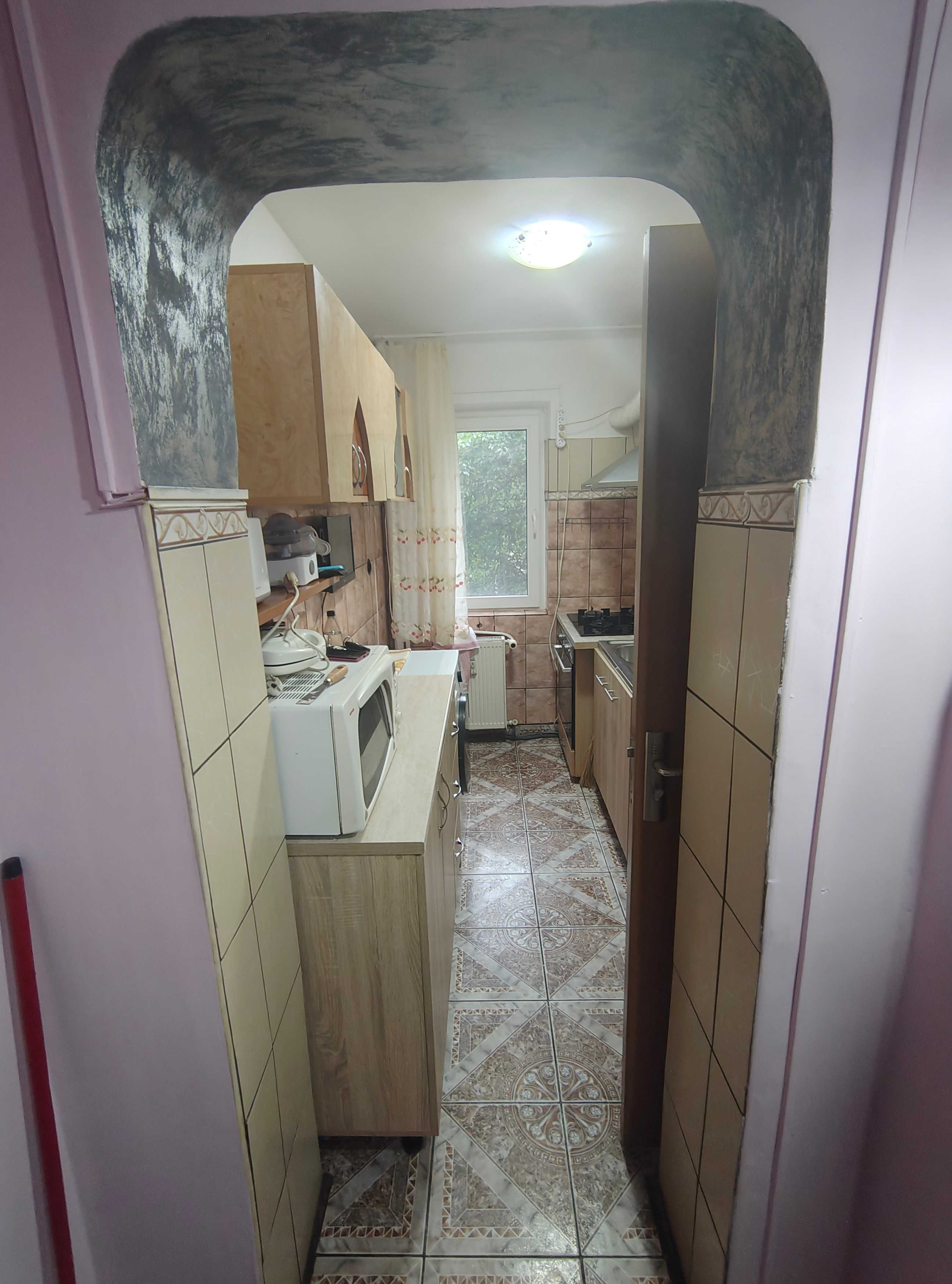 Închiriez apartament 2 camere zona Podu ros-kaufland nicolina