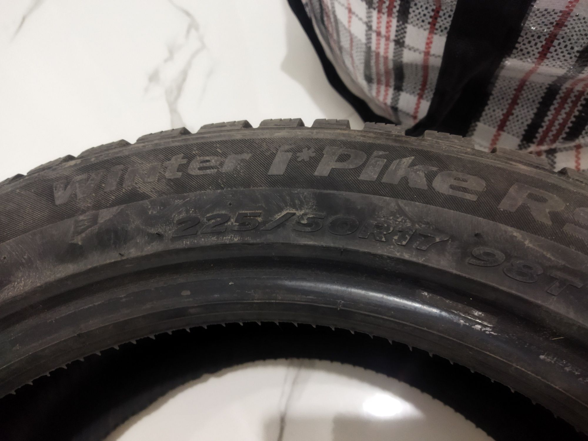 Шины зимние Hankook 225,50,17