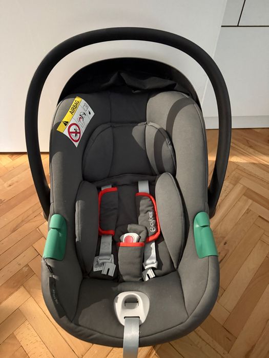 Продавам бебешко кошче за кола Cybex