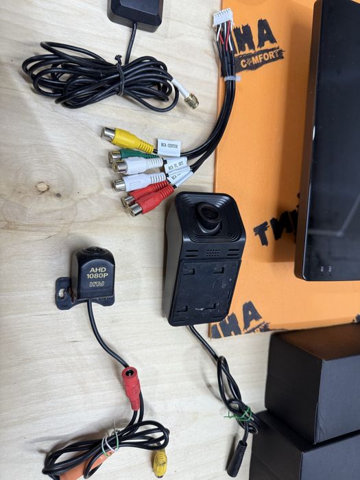 Teyes cc3 2k  4/64 в идеальном состоянии