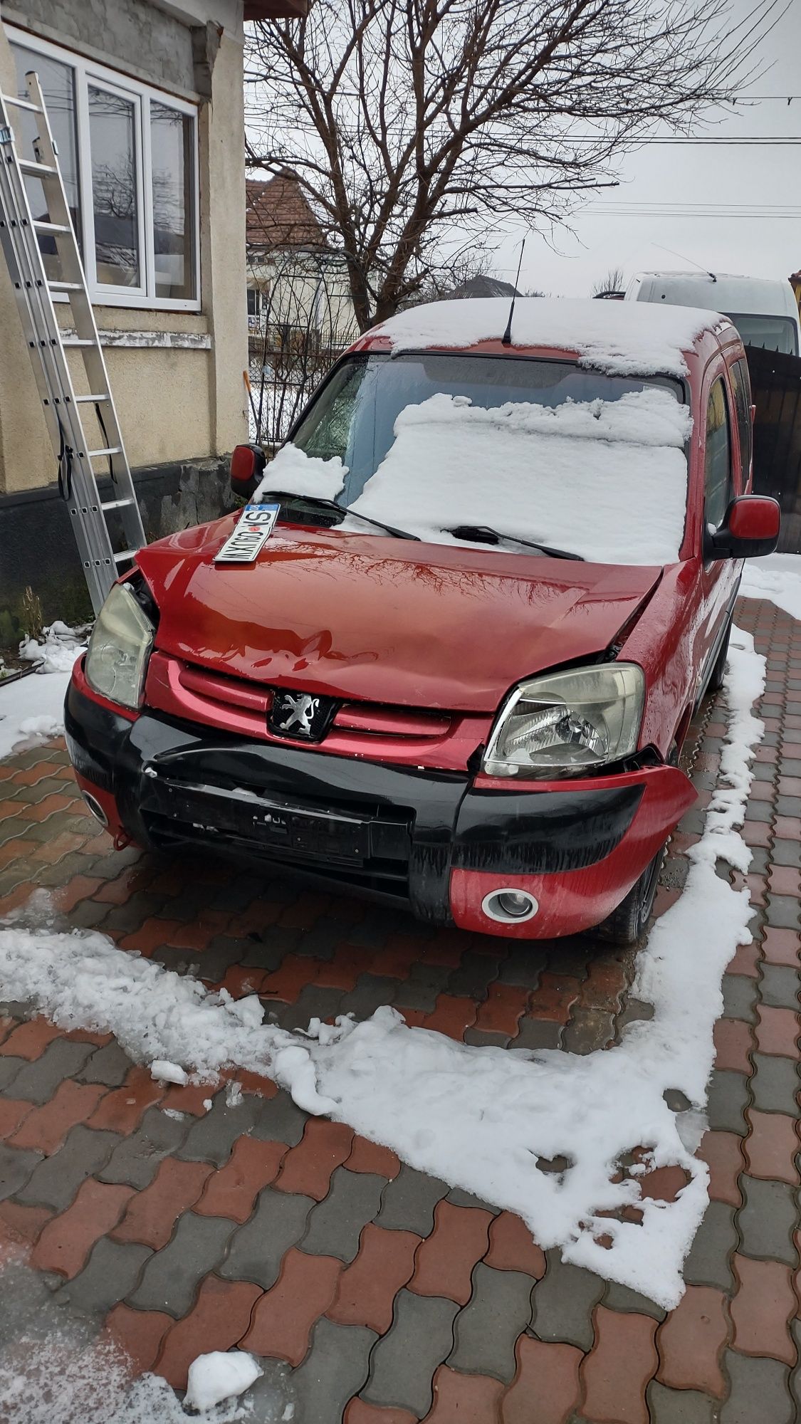 Peugeot Partner 2.0 HDI, 2006 , ușor avariată.