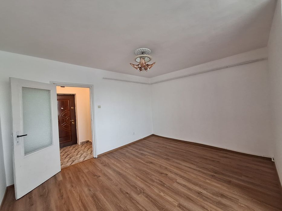 De vanzare Garsonieră 32 mp, etaj 3, Balș, zona turnuri