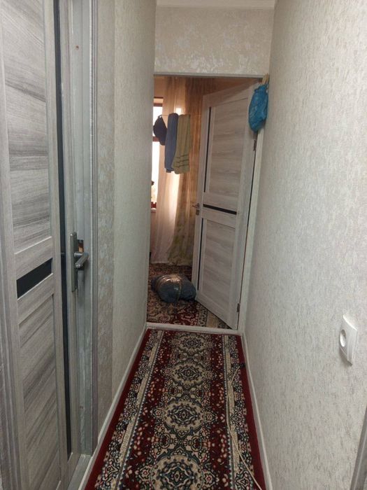 Прадаётся 1х 8микрарайоне можно через банк вдоль дороги базар