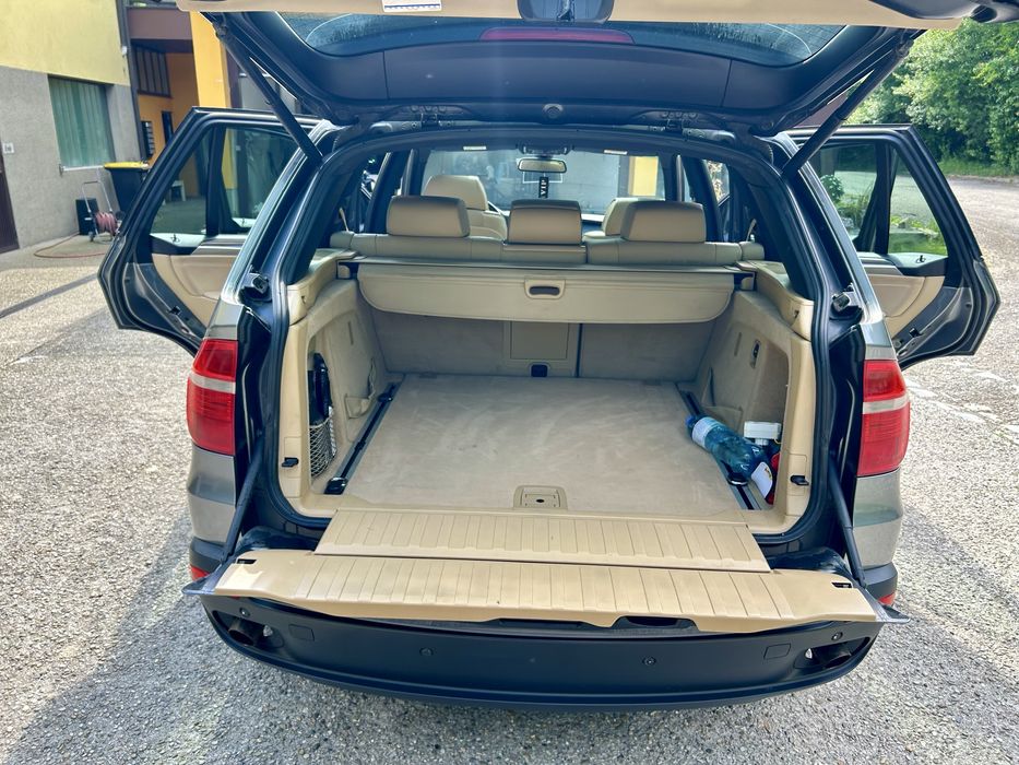 Bmw. X5 3.0 benzina . Model America