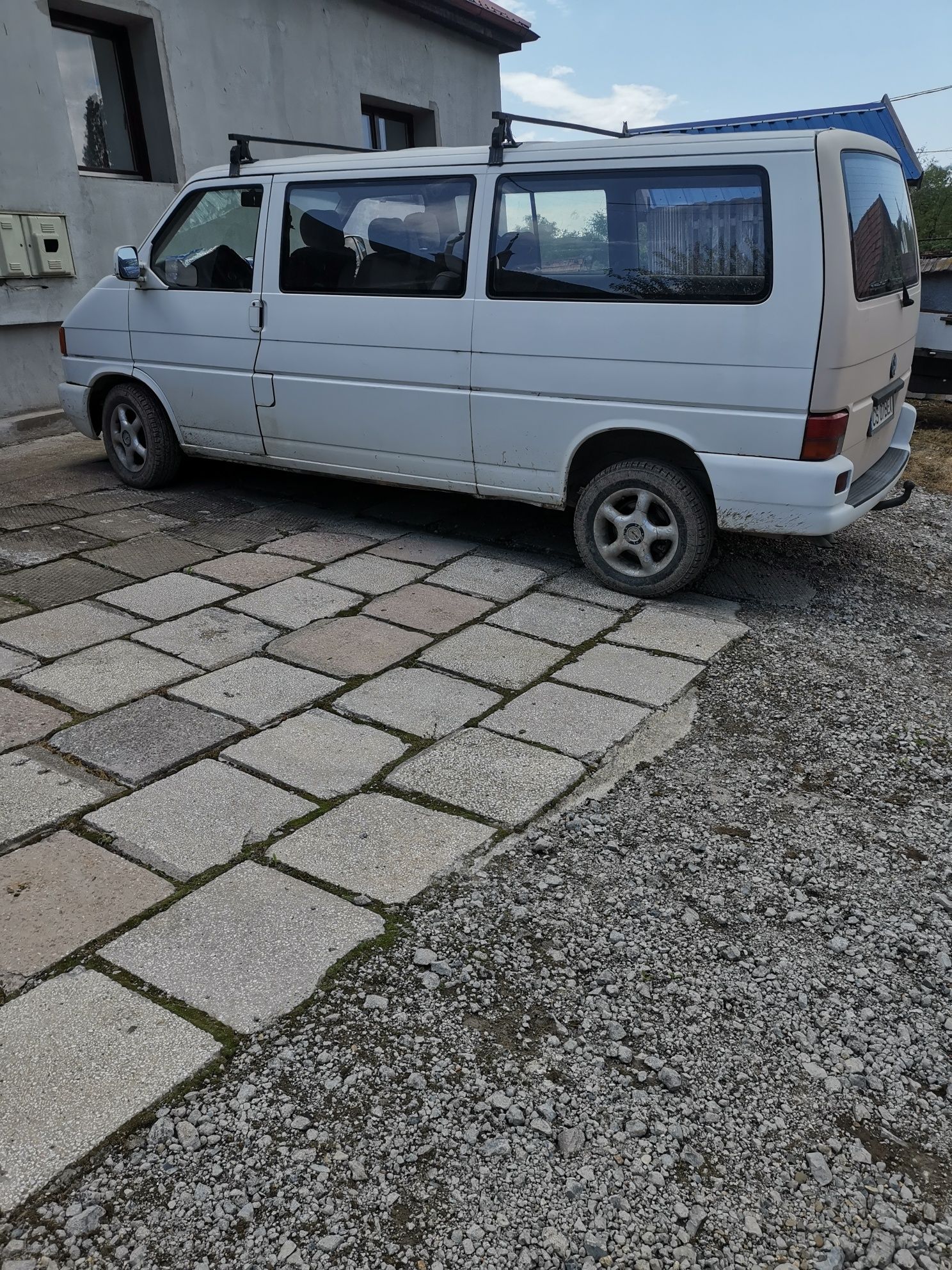 Vând Volkswagen transporter 4, an 2000, 2,5 tdi 4x4.