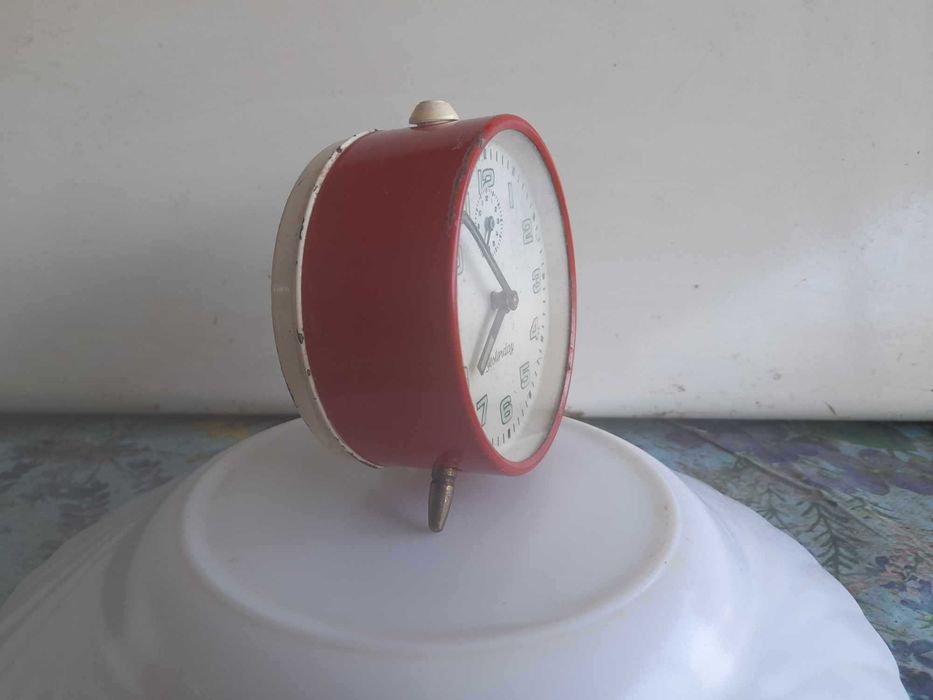 Ceas desteptator de masa/semineu - mecanic , HESTERDAY .Anglia