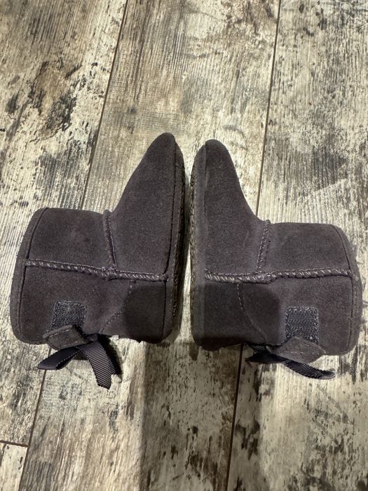 Cizme UGG  bebelusi marime 18