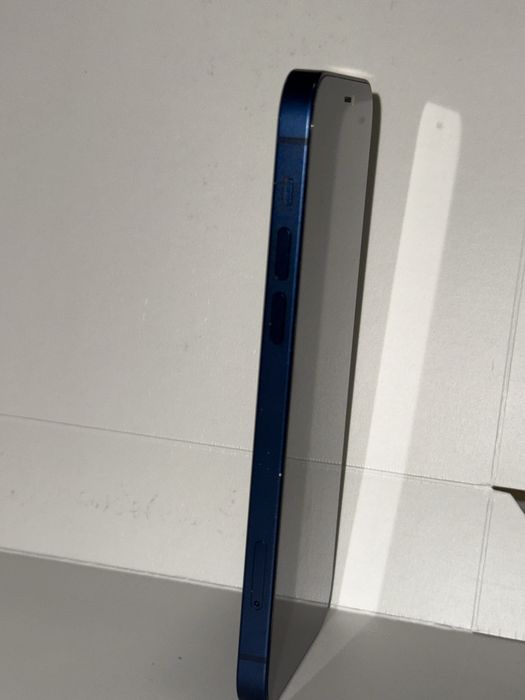 Продам айфон 12 в синем цвете, все работает, торг есть