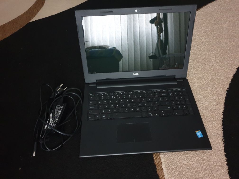 Vand laptop Dell Inspiron 15
