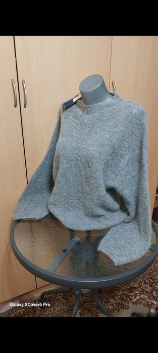 Нов пуловерJEAN PAUL. 33%kid Mohair. 33%вълна. размер XL.