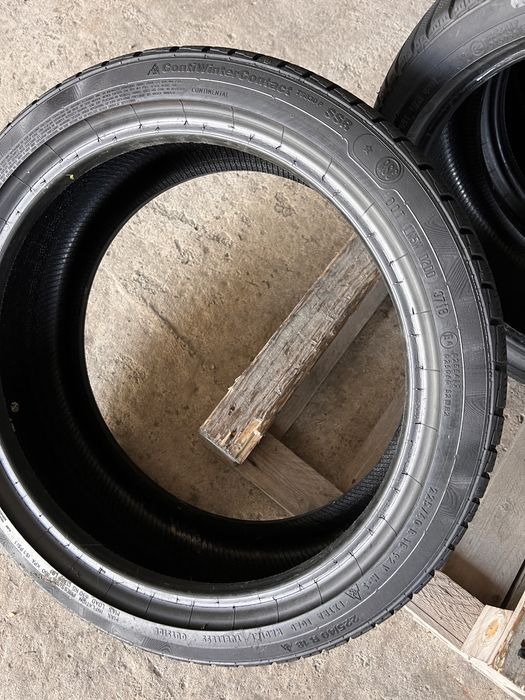 4 anvelope iarna 225/40/18 , continental , runflat , 7.5 mm