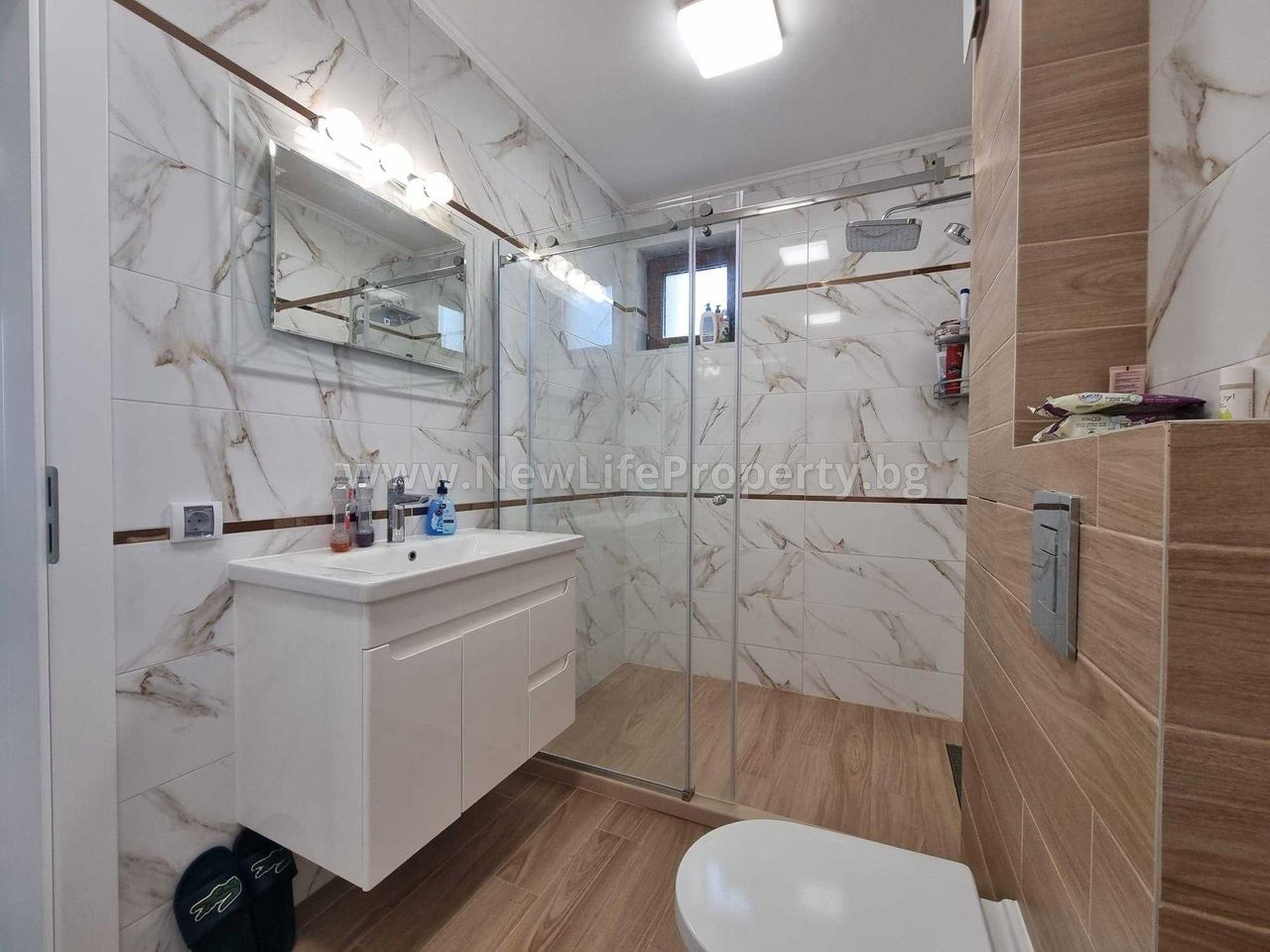 Продава се Къща в с. Кошарица, Област Бургас - 250 кв.м за 1176 €/кв.м - Снимка #14