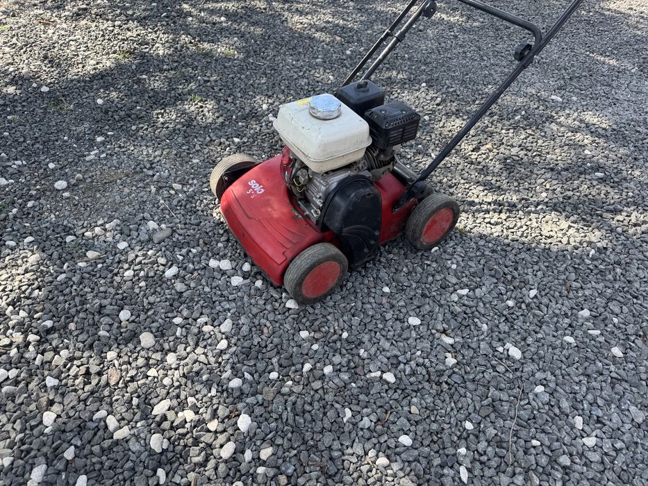 Vand masina de aerat gazon cu motor GX160 Honda