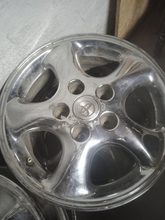 Продам диски на Тойоту