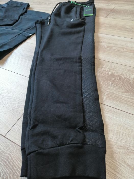 Hugo Boss мъжки спортен екип с качулка S